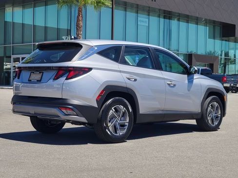 New 2026 Hyundai Tucson Blue SE FWD image 4
