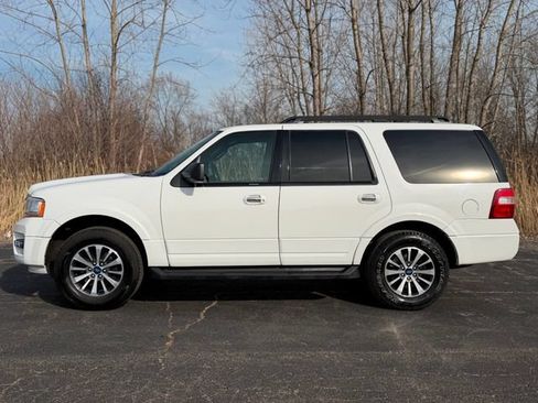 Used 2017 Ford Expedition XLT AWD/4WD image 7
