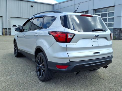 Used 2019 Ford Escape SE image 4