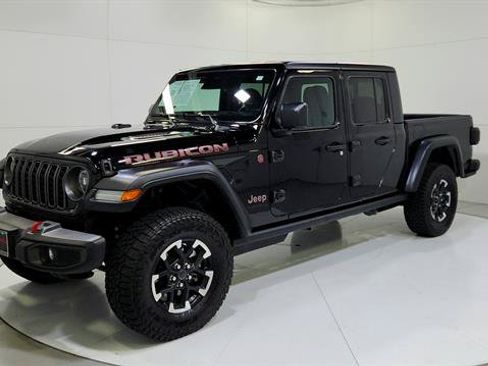 Used 2026 Jeep Gladiator Rubicon AWD/4WD image 3