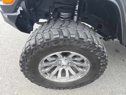 Used 2020 Jeep Gladiator Sport w/ Quick Order Package 24S image 11