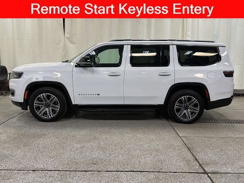 Used 2024 Jeep Wagoneer Series II w/ Flexible Seating Group image 2