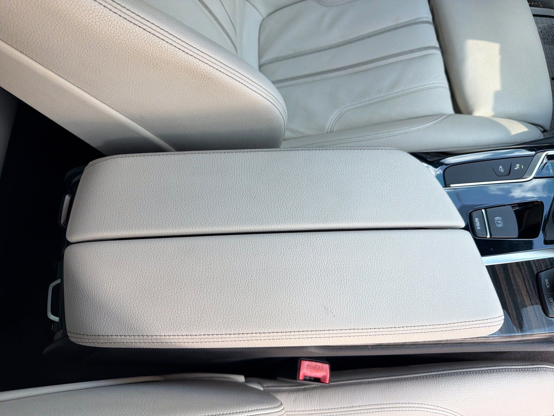 Used 2018 BMW 540i RWD image 24