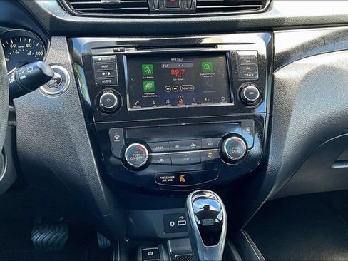 Used 2019 Nissan Rogue Sport SL w/ Premium Package AWD/4WD image 9