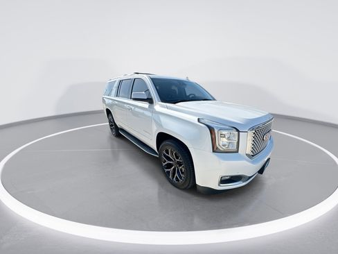 Used 2017 GMC Yukon XL Denali w/ Open Road Package AWD/4WD image 2