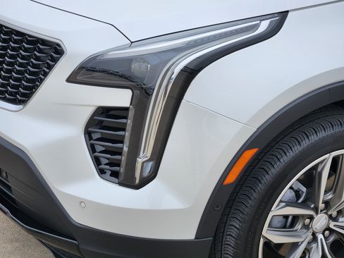 Certified 2023 Cadillac XT4 Sport w/ Enhanced Visibility Package image 9