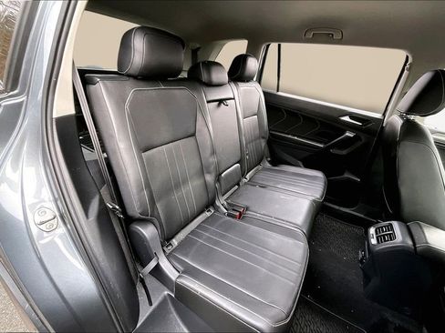 Used 2022 Volkswagen Tiguan SE image 17