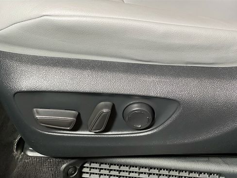 Used 2023 Toyota Sienna XLE image 15