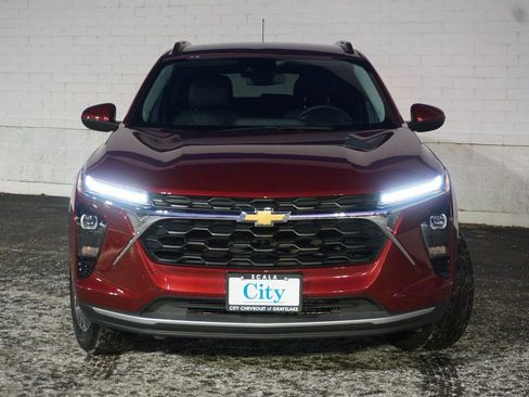 Certified 2025 Chevrolet Trax LT w/ LT Convenience Package image 5