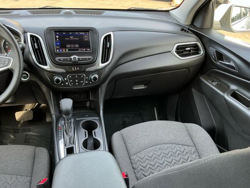 Used 2024 Chevrolet Equinox LT image 17