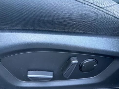 Used 2020 Ford Explorer XLT w/ Comfort Package image 21