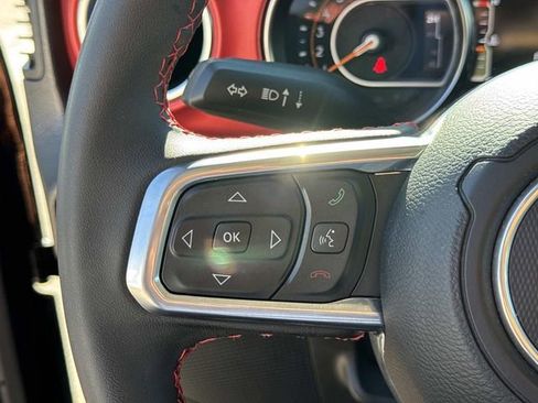 Used 2023 Jeep Wrangler Unlimited Rubicon image 19