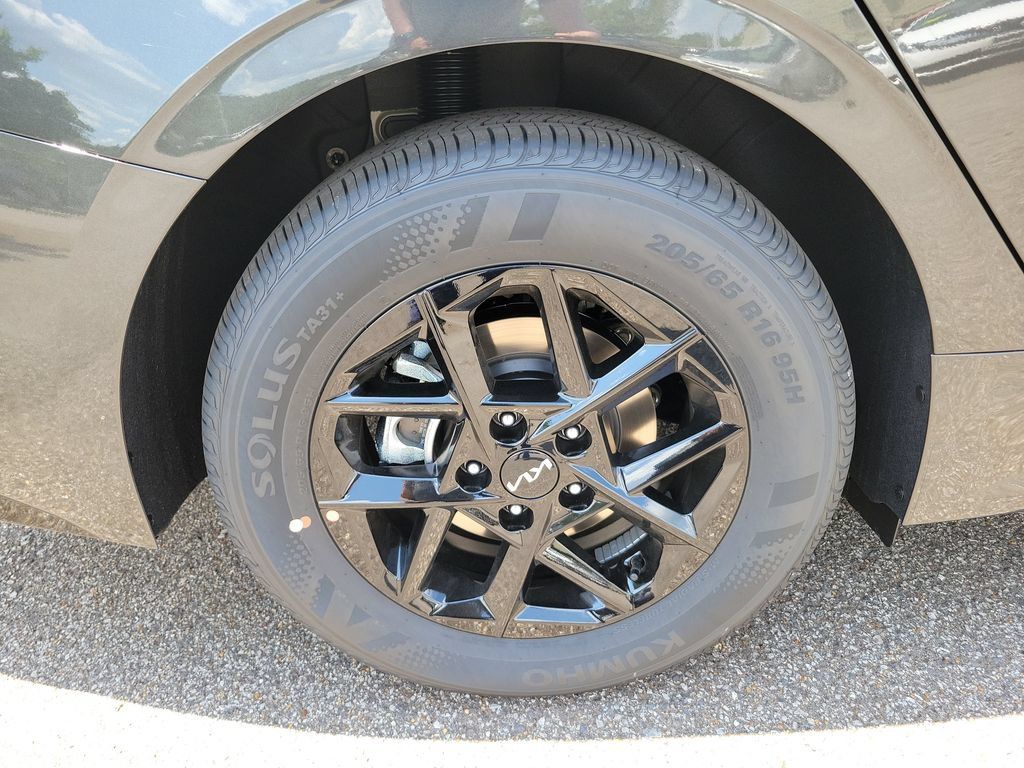 New 2026 Kia K5 LXS FWD image 9
