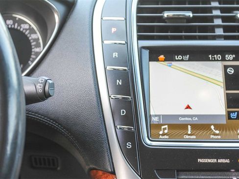 Used 2018 Lincoln MKX Reserve w/ Driver Assistance Package image 23