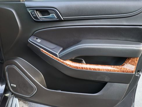 Used 2018 Chevrolet Suburban Premier image 21