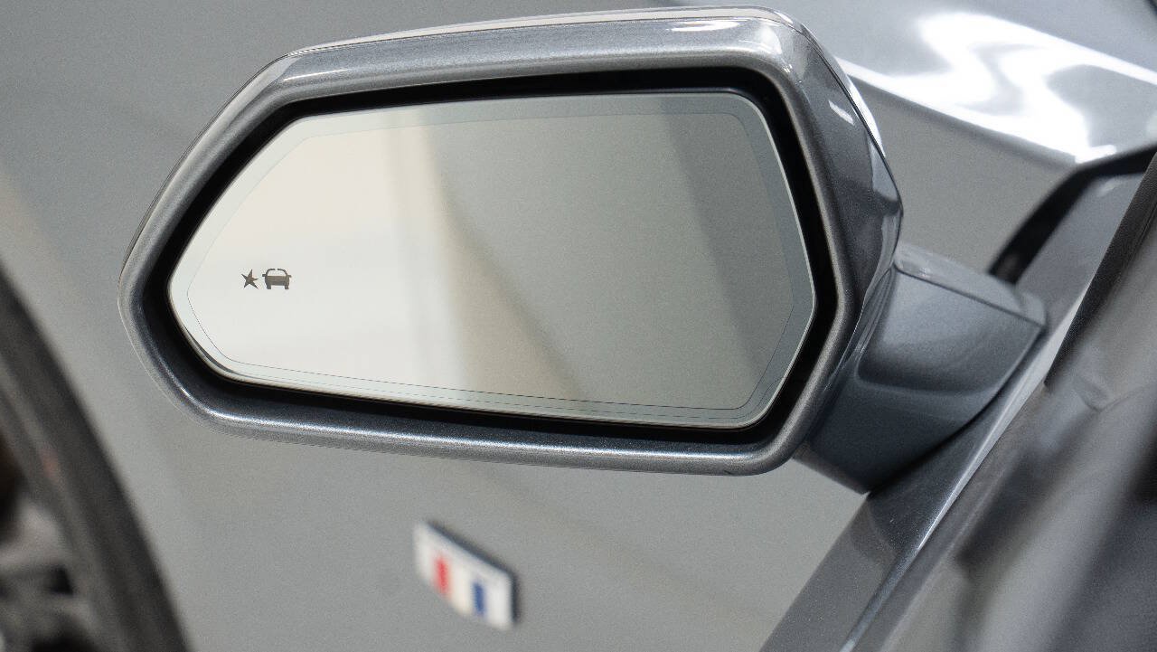 Used 2022 Chevrolet Camaro SS RWD image 11