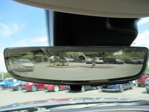 Used 2022 Buick Envision Avenir w/ Technology Package II FWD image 28