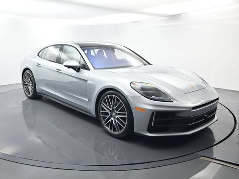 Certified 2026 Porsche Panamera w/ Premium Package RWD image 17