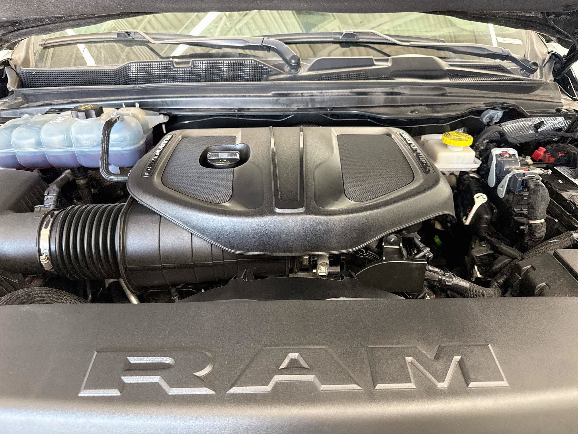 Used 2025 RAM 1500 Laramie w/ Laramie Southwest Edition AWD/4WD image 34