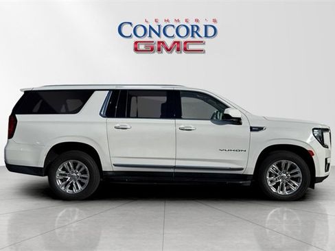 Used 2024 GMC Yukon XL SLT image 3