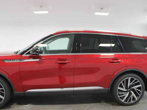 New 2026 Lincoln Aviator Reserve AWD/4WD image 5