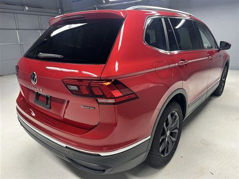 Used 2024 Volkswagen Tiguan SE AWD/4WD image 7