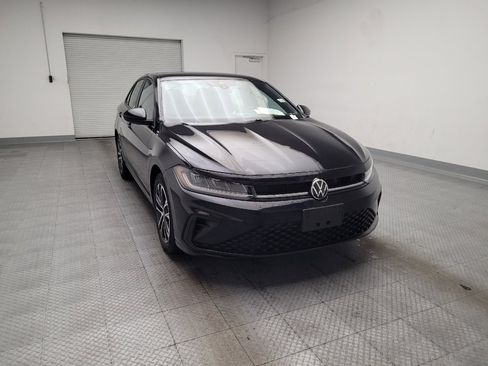 Used 2025 Volkswagen Jetta Sport image 14