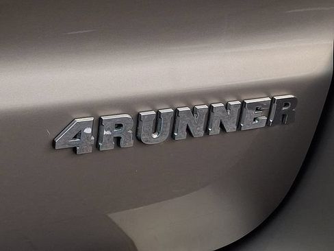 Used 2007 Toyota 4Runner SR5 AWD/4WD image 31