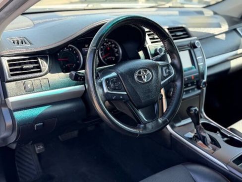 Used 2016 Toyota Camry SE FWD image 11