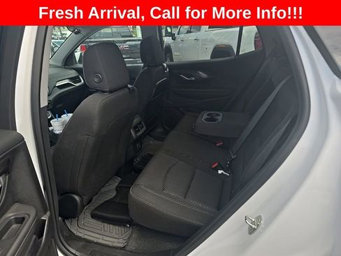 Used 2024 GMC Terrain SLE w/ Driver Convenience Package image 9