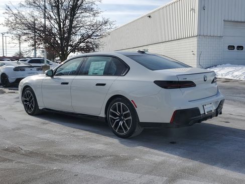 New 2026 BMW 740i xDrive image 2