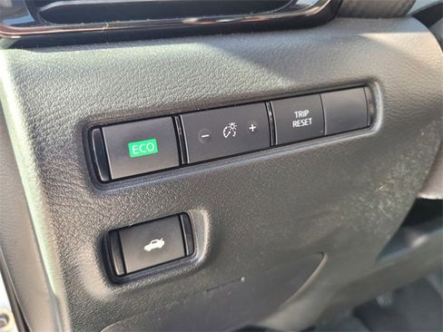 Used 2024 Nissan Sentra SV image 19