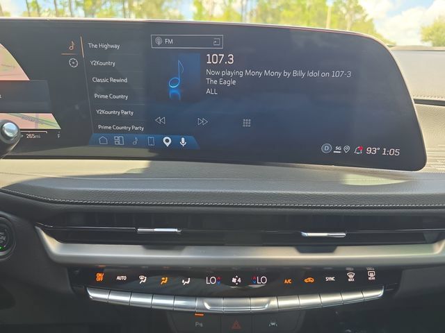 Used 2025 Cadillac XT4 Premium Luxury FWD image 17