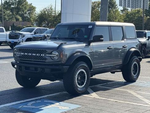 Used 2024 Ford Bronco Badlands image 4