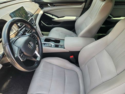 Used 2018 Honda Accord Touring image 12
