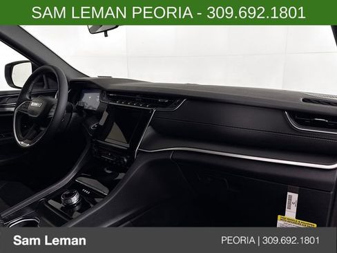 New 2025 Jeep Grand Cherokee Laredo image 26