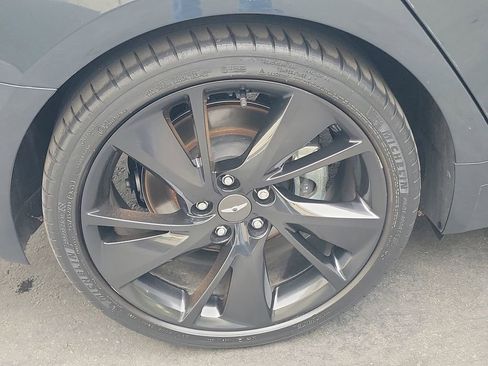 Used 2023 Genesis G70 2.0T w/ Sport Prestige Package image 6