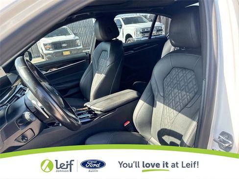 Used 2021 BMW 530i w/ M Sport Package image 17