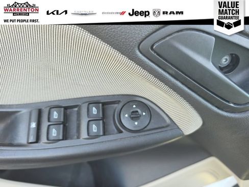 Used 2012 Ford Focus SE FWD image 8