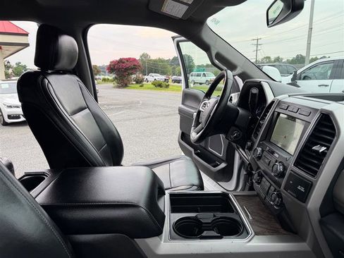 Used 2019 Ford F250 Lariat w/ Lariat Value Package image 12