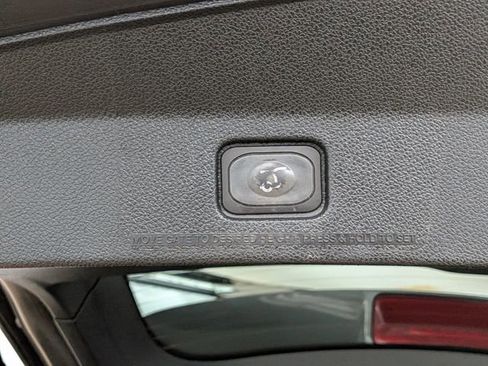 Used 2017 Ford Explorer XLT w/ Equipment Group 202A AWD/4WD image 22