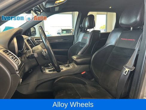Used 2018 Jeep Grand Cherokee Trailhawk AWD/4WD image 17
