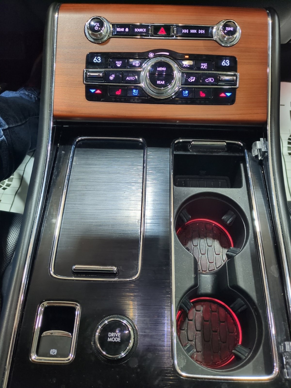 Used 2020 Lincoln Aviator Grand Touring w/ Equipment Group 301A AWD/4WD image 21