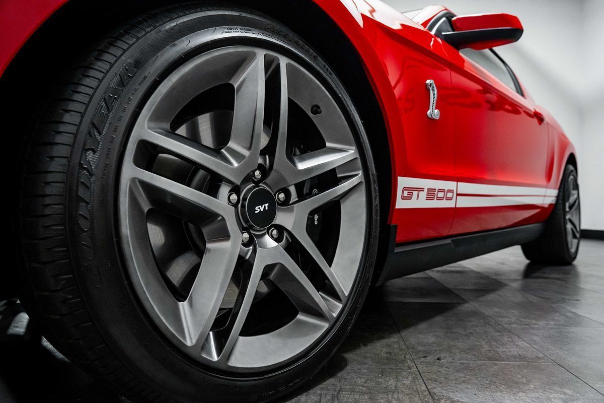 Used 2012 Ford Mustang Shelby GT500 RWD image 14