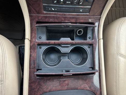 Used 2012 Cadillac Escalade Premium image 8