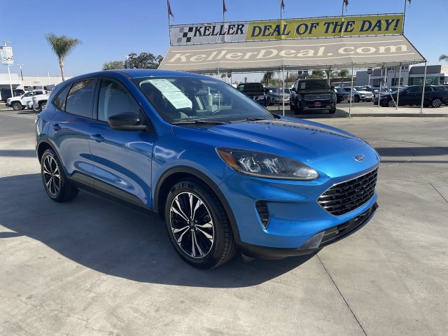 Used 2021 Ford Escape SE w/ SE Sport Appearance Package FWD image 2