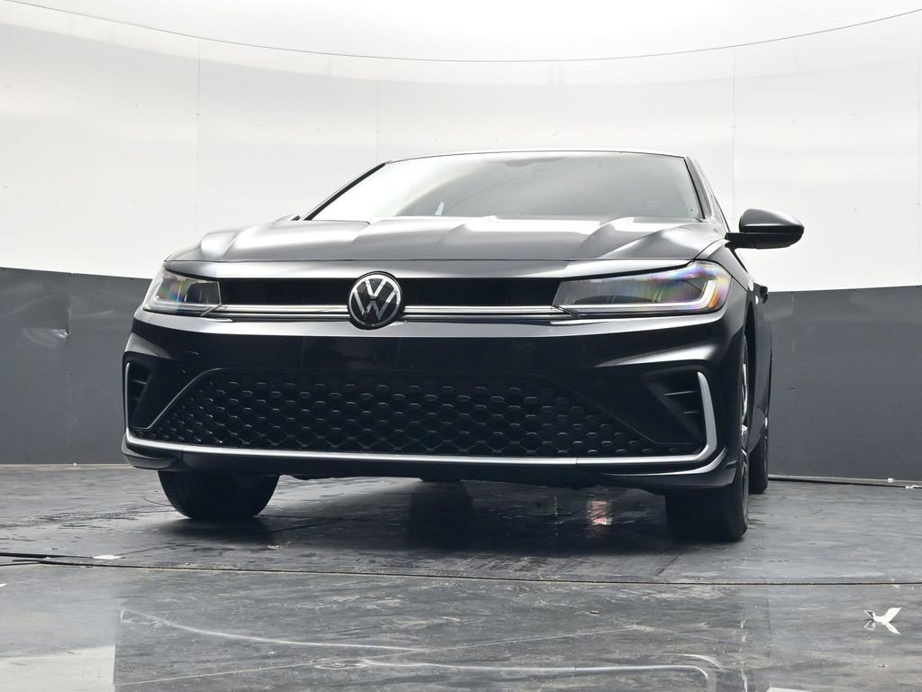 Used 2025 Volkswagen Jetta SE FWD image 39