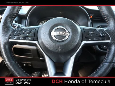 Used 2022 Nissan Kicks SR FWD image 9