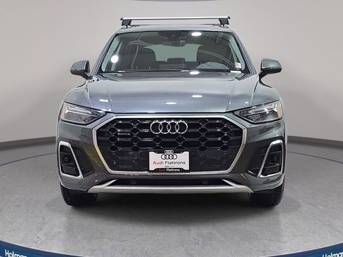 Used 2023 Audi Q5 2.0T Premium w/ Convenience Package image 3