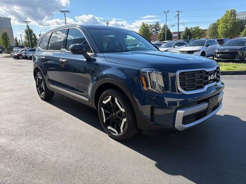 Certified 2023 Kia Telluride S w/ S Sunroof Package AWD/4WD image 5
